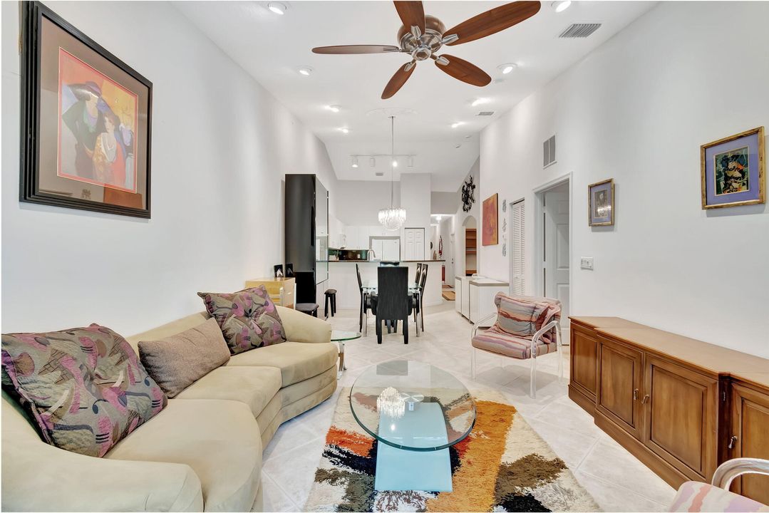 For Sale: $359,900 (2 beds, 2 baths, 1259 Square Feet)