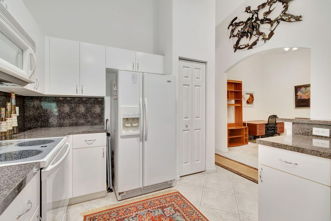 For Sale: $359,900 (2 beds, 2 baths, 1259 Square Feet)