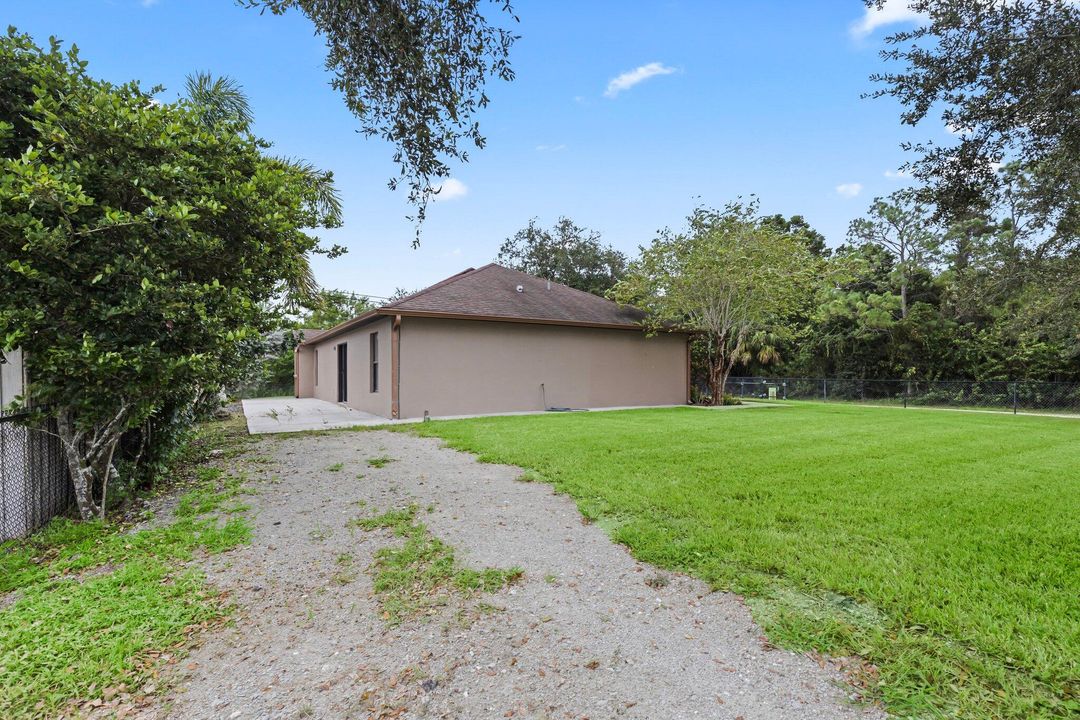 For Sale: $299,000 (3 beds, 2 baths, 1160 Square Feet)