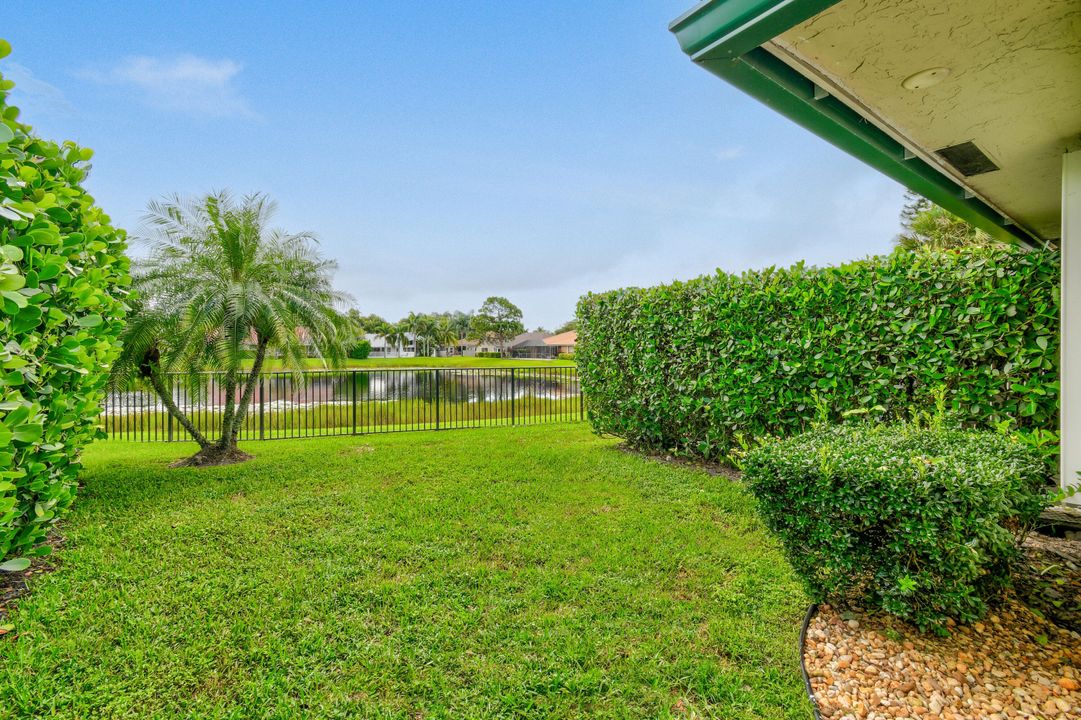 For Sale: $989,000 (3 beds, 2 baths, 1945 Square Feet)