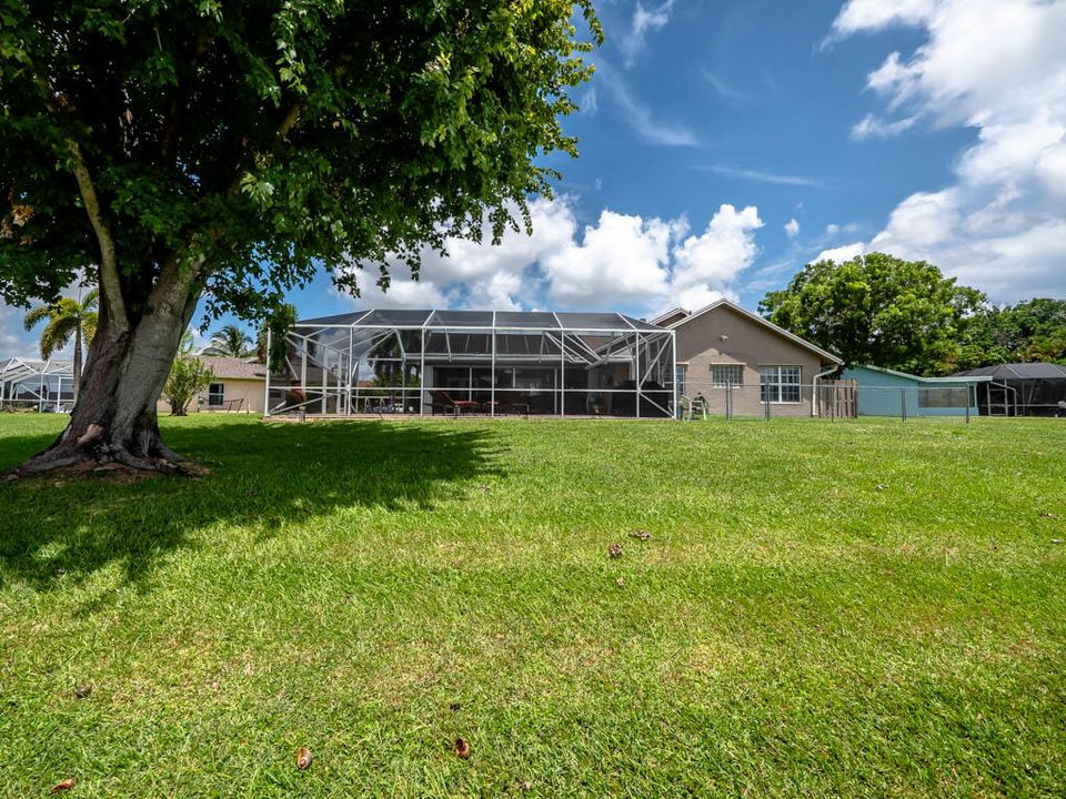 For Sale: $625,000 (3 beds, 2 baths, 1928 Square Feet)