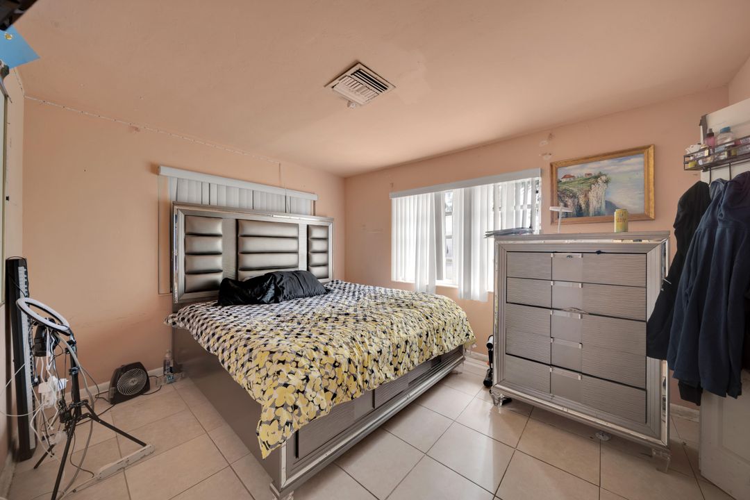 For Sale: $450,000 (4 beds, 2 baths, 1429 Square Feet)