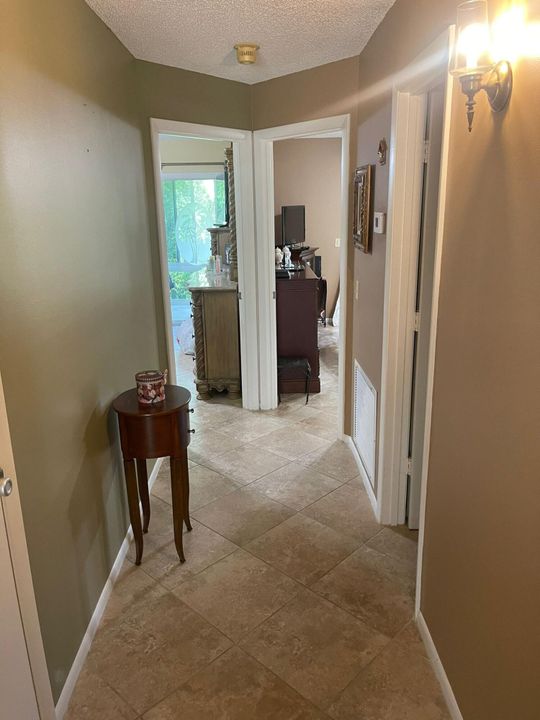 For Sale: $238,000 (2 beds, 2 baths, 1170 Square Feet)