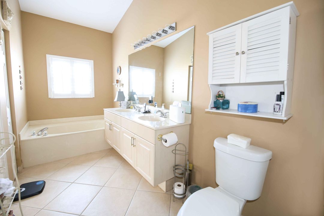 For Sale: $349,900 (2 beds, 2 baths, 1650 Square Feet)