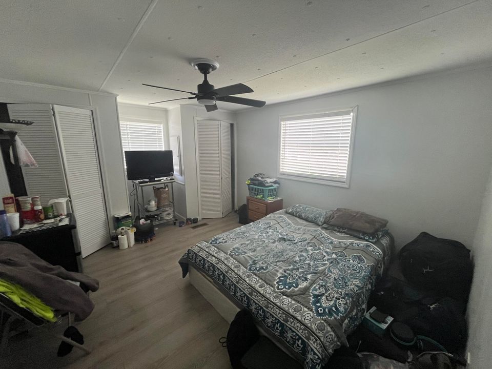 For Sale: $99,900 (3 beds, 2 baths, 1100 Square Feet)