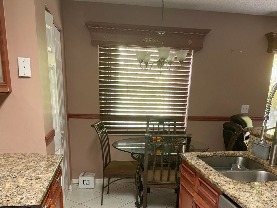 For Sale: $369,000 (3 beds, 2 baths, 1880 Square Feet)