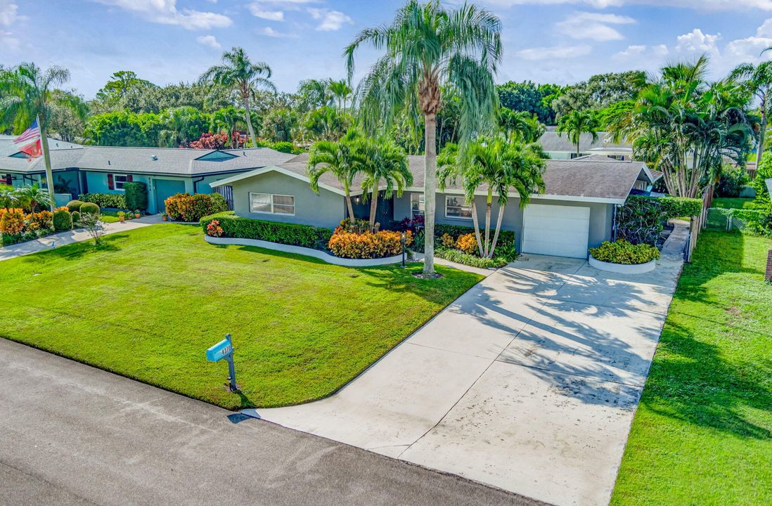 For Sale: $679,000 (3 beds, 2 baths, 1411 Square Feet)