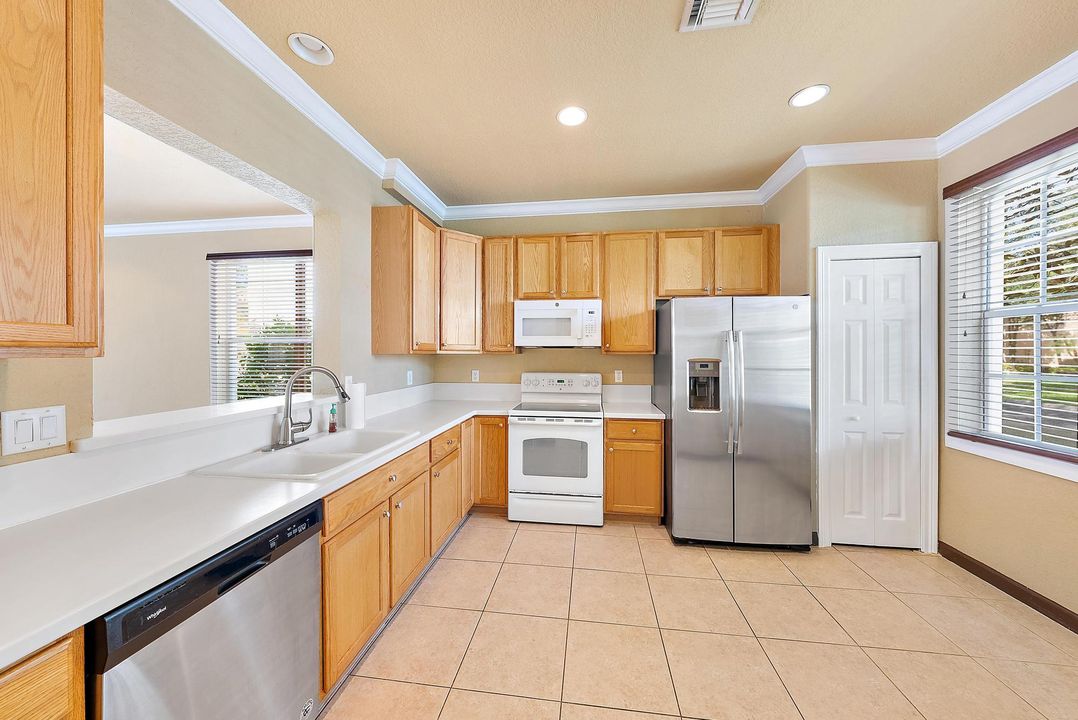 Active With Contract: $3,150 (3 beds, 2 baths, 1728 Square Feet)