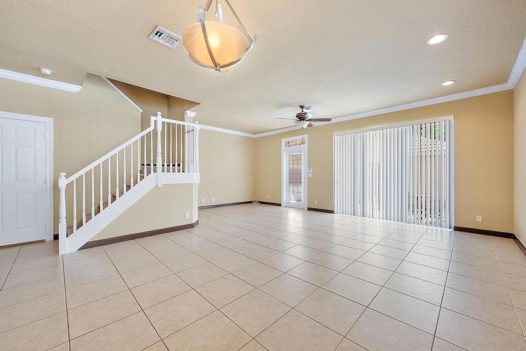 Active With Contract: $3,150 (3 beds, 2 baths, 1728 Square Feet)