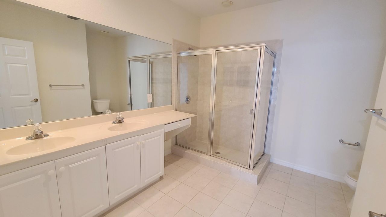 For Sale: $244,900 (2 beds, 2 baths, 1437 Square Feet)