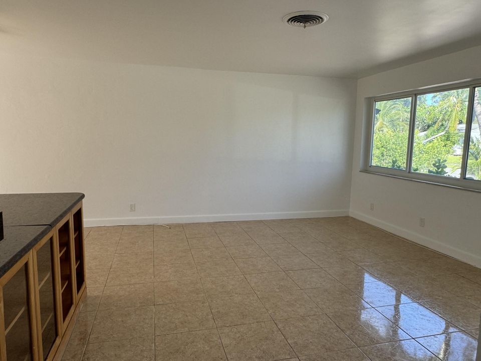 For Rent: $4,500 (3 beds, 2 baths, 1443 Square Feet)