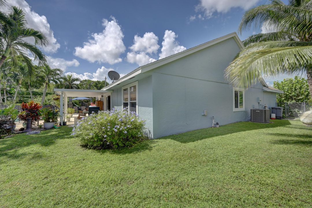 For Sale: $595,000 (3 beds, 2 baths, 1678 Square Feet)