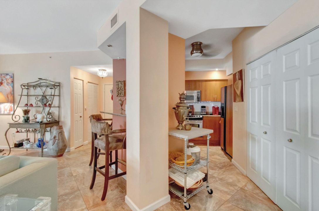 For Sale: $310,000 (2 beds, 2 baths, 1350 Square Feet)