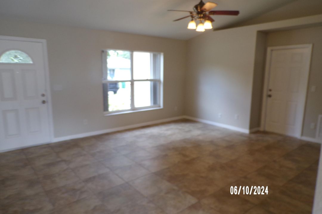 For Sale: $294,900 (3 beds, 2 baths, 1300 Square Feet)