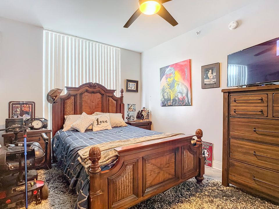 For Sale: $279,000 (2 beds, 2 baths, 1539 Square Feet)