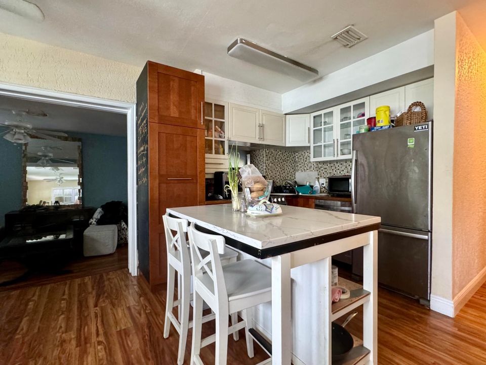 For Sale: $495,000 (3 beds, 2 baths, 1362 Square Feet)