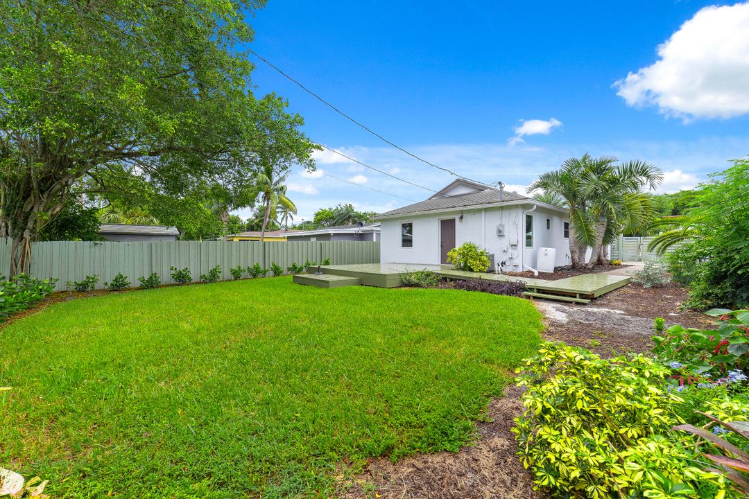 For Sale: $595,000 (3 beds, 2 baths, 1325 Square Feet)