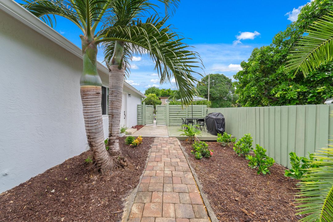 For Sale: $595,000 (3 beds, 2 baths, 1325 Square Feet)