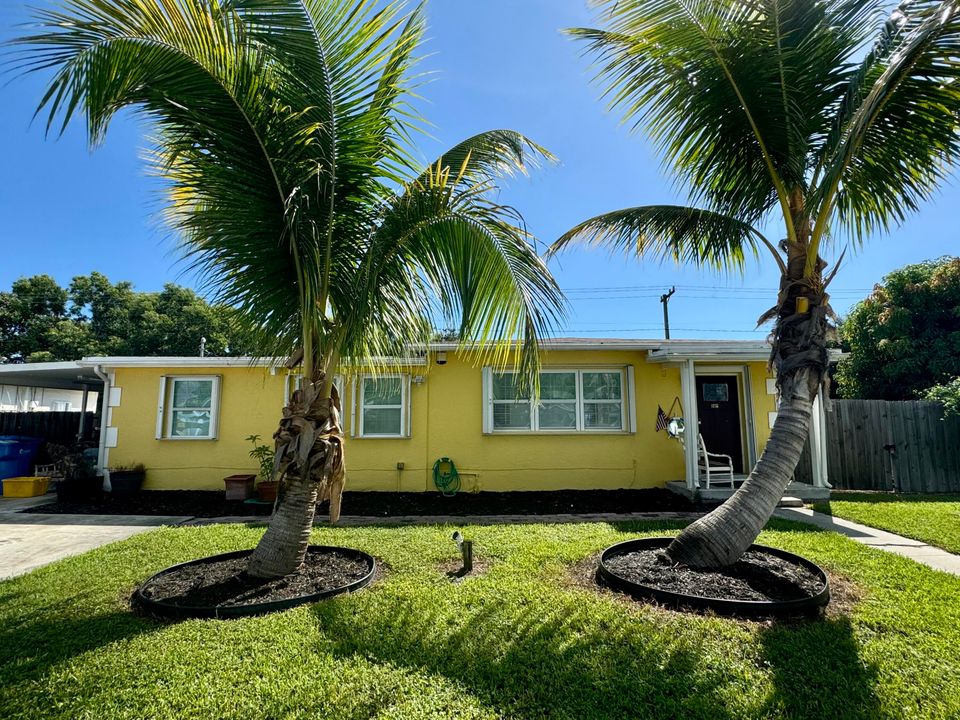 For Sale: $495,000 (3 beds, 2 baths, 1362 Square Feet)