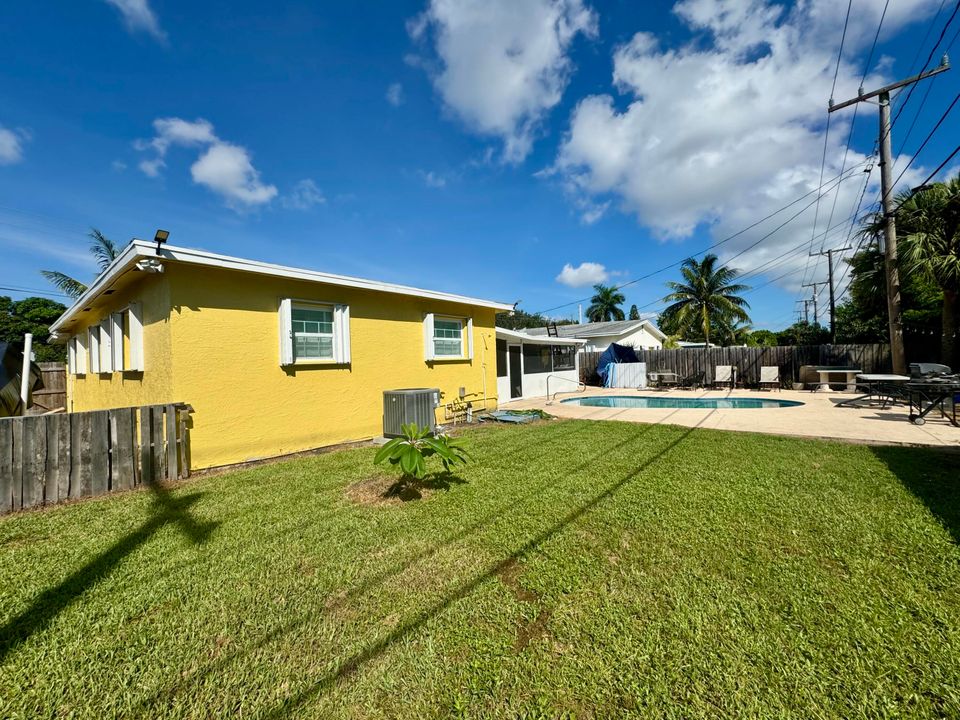 For Sale: $495,000 (3 beds, 2 baths, 1362 Square Feet)