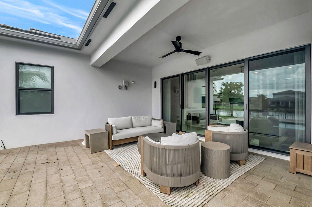 For Sale: $2,650,000 (5 beds, 5 baths, 4875 Square Feet)