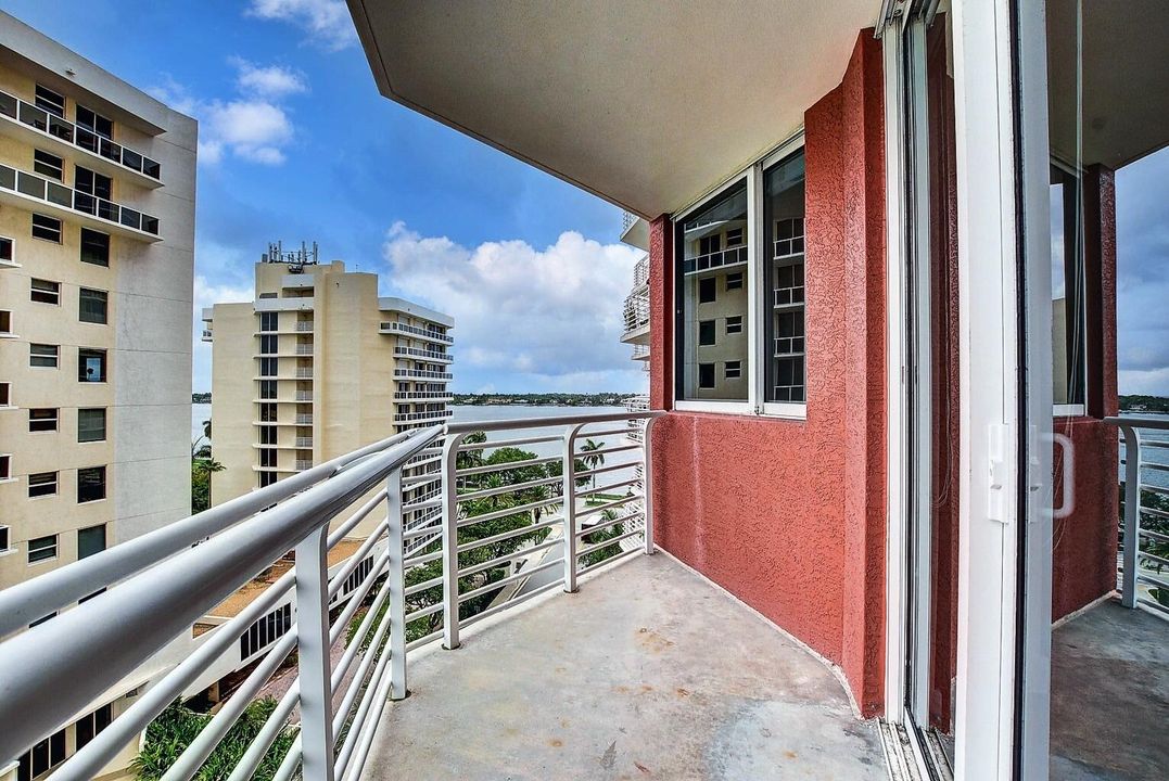 En Venta: $400,000 (1 camas, 1 baños, 887 Pies cuadrados)