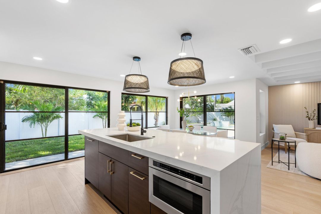 For Sale: $1,849,500 (3 beds, 2 baths, 1650 Square Feet)