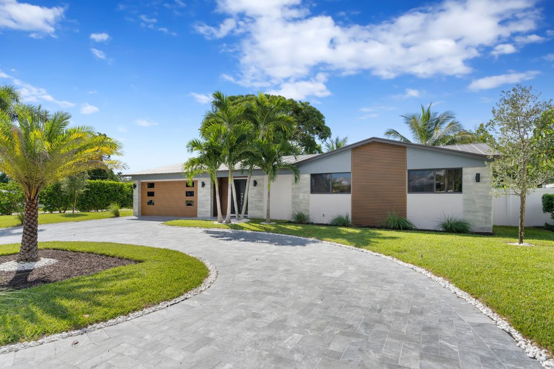 For Sale: $1,849,500 (3 beds, 2 baths, 1650 Square Feet)