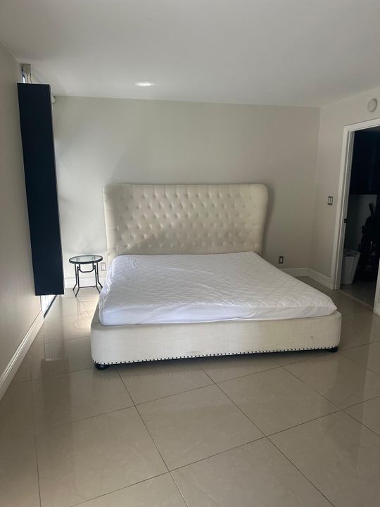 En Venta: $299,000 (2 camas, 2 baños, 1081 Pies cuadrados)