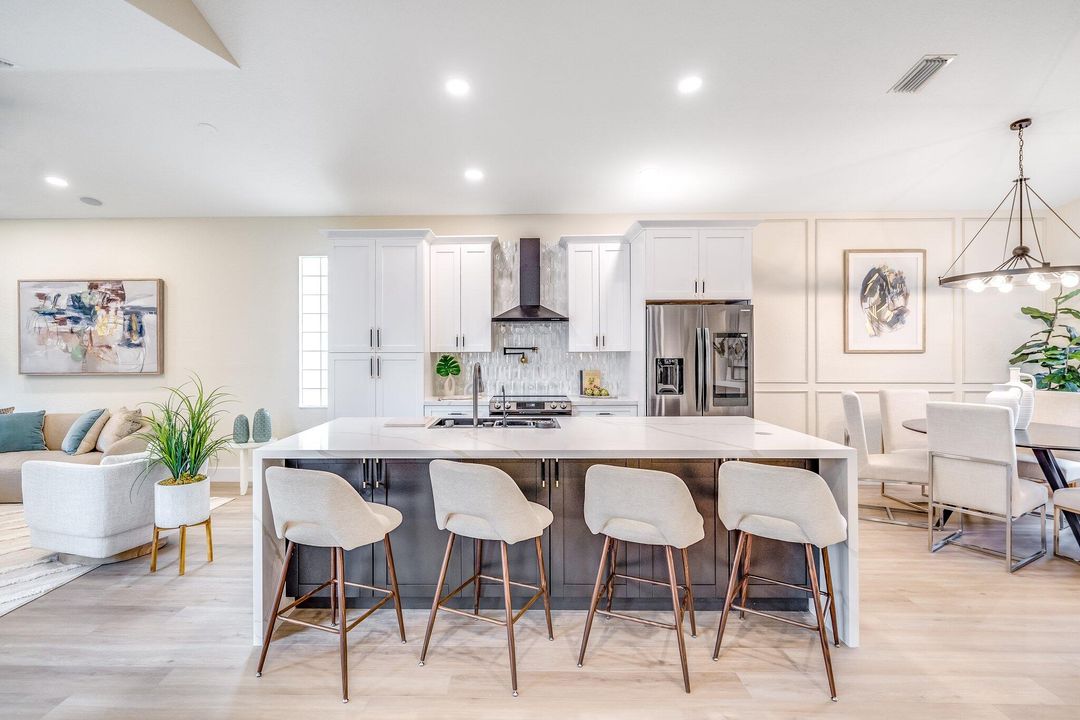 For Sale: $1,099,000 (4 beds, 2 baths, 2339 Square Feet)