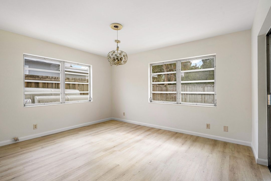 For Sale: $499,000 (3 beds, 2 baths, 1338 Square Feet)