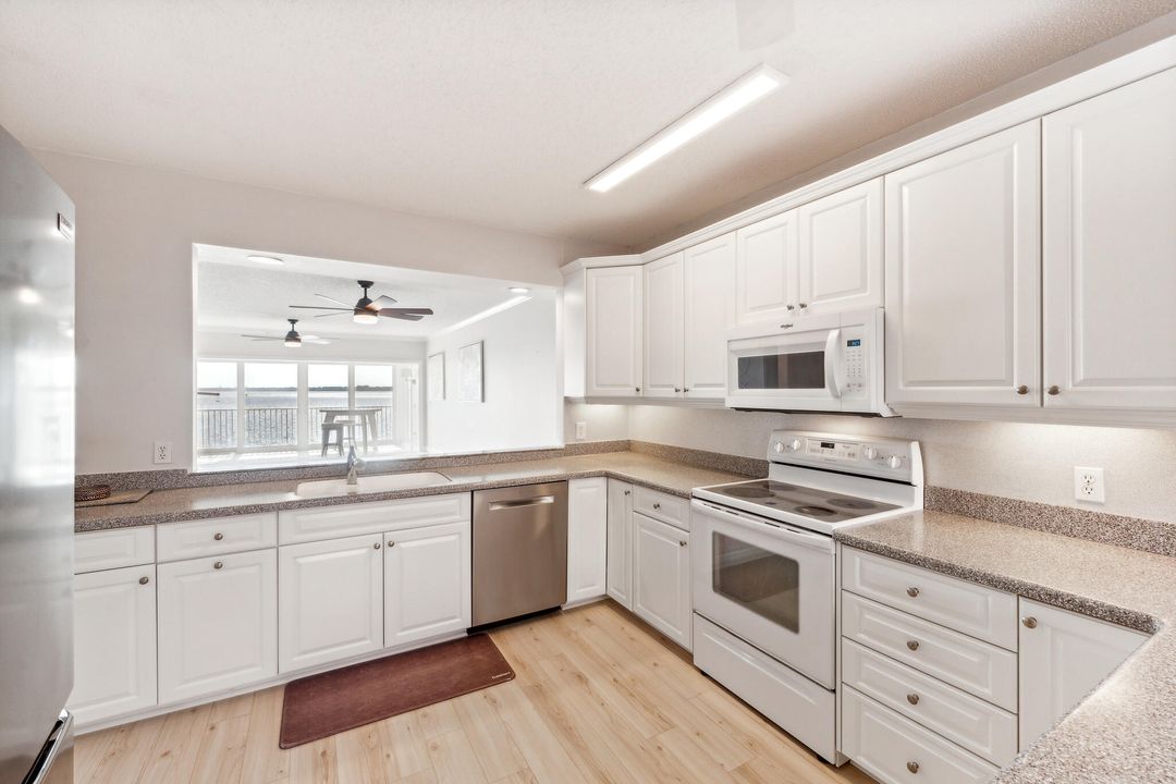 For Sale: $864,000 (2 beds, 2 baths, 1795 Square Feet)