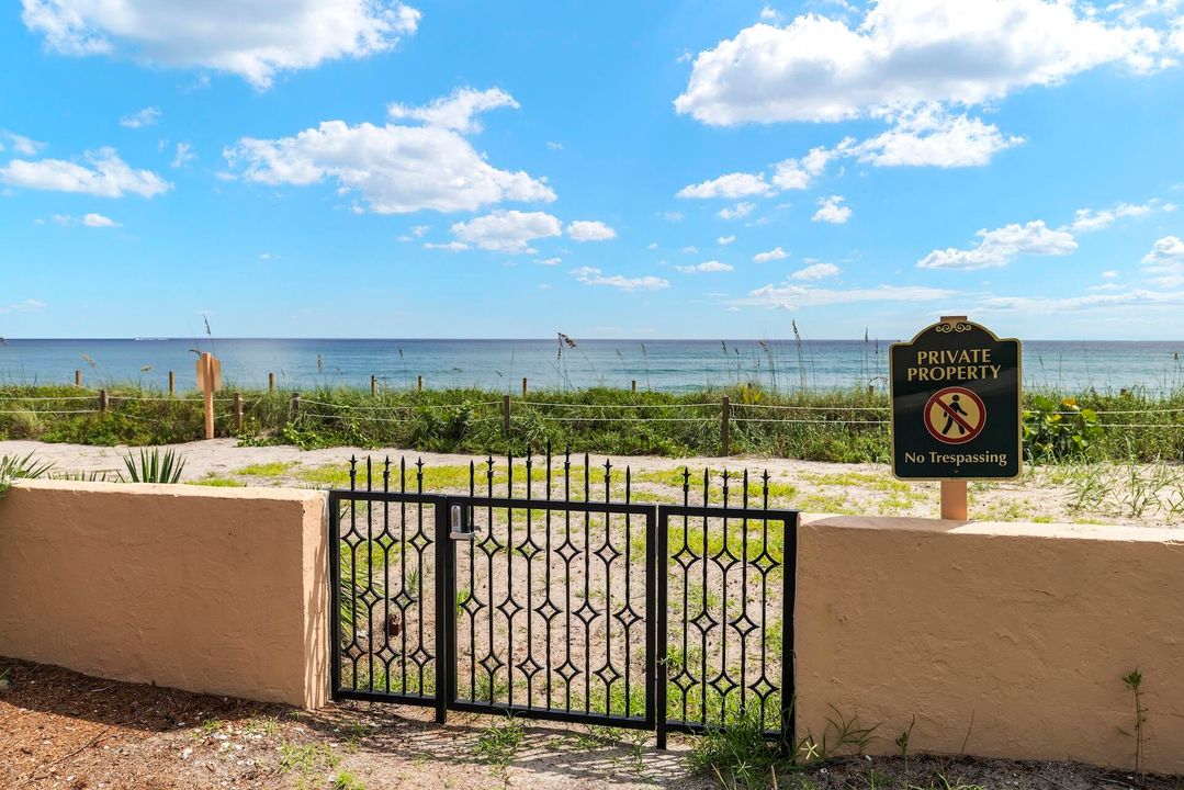 For Sale: $3,250,000 (2 beds, 2 baths, 1126 Square Feet)