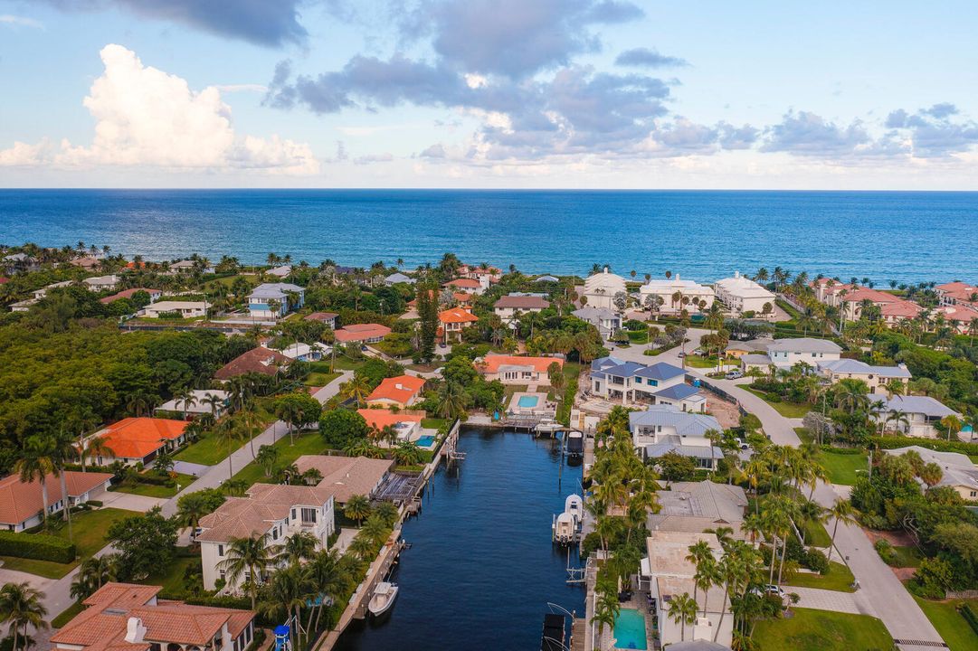 For Sale: $1,999,000 (3 beds, 2 baths, 1820 Square Feet)