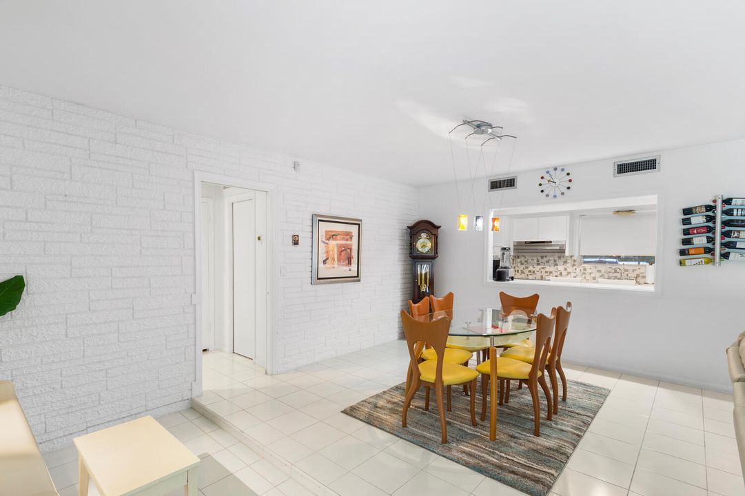 For Sale: $1,999,000 (3 beds, 2 baths, 1820 Square Feet)