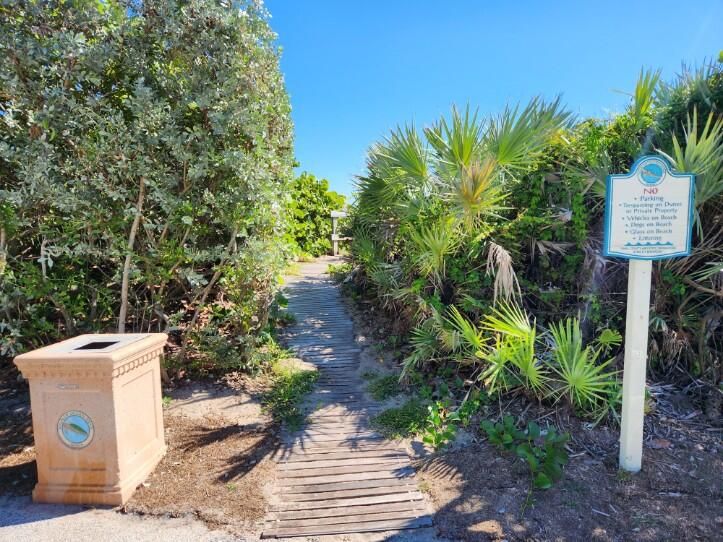 For Sale: $1,999,000 (3 beds, 2 baths, 1820 Square Feet)