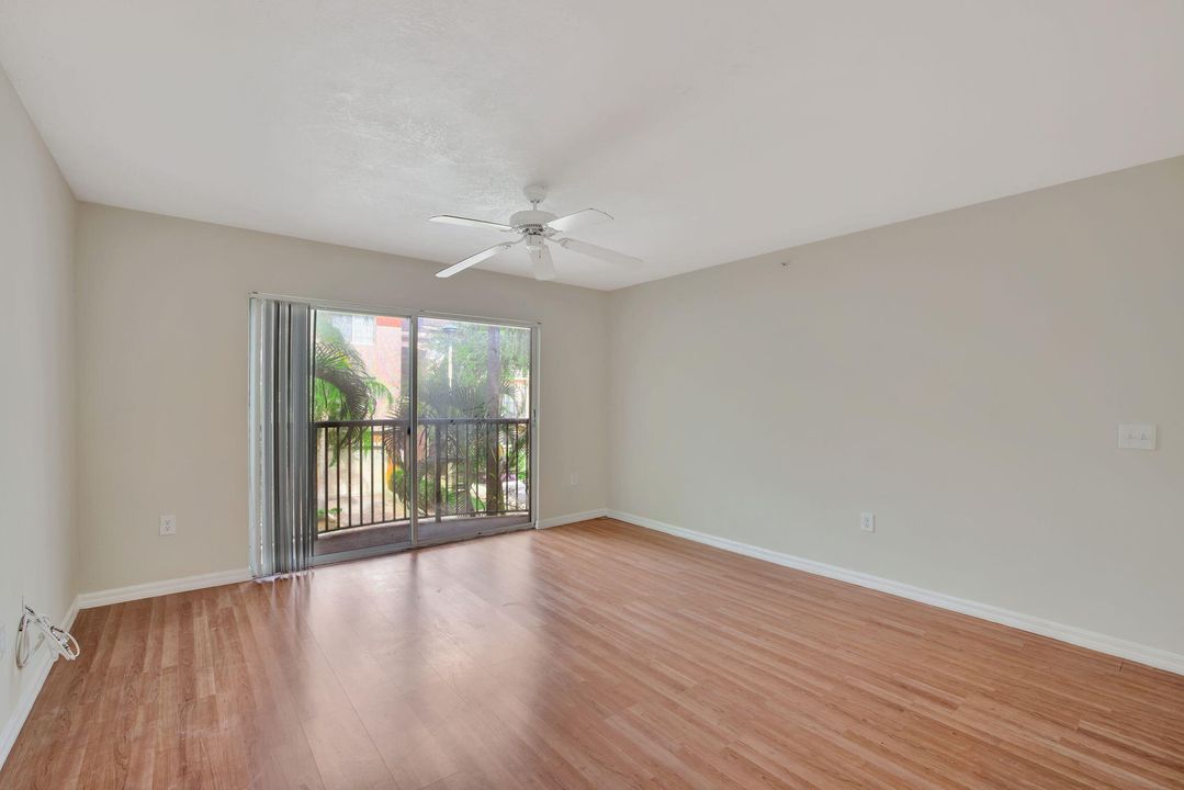 For Sale: $389,000 (2 beds, 2 baths, 1054 Square Feet)