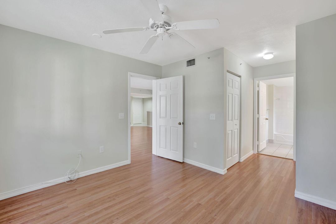 For Sale: $389,000 (2 beds, 2 baths, 1054 Square Feet)