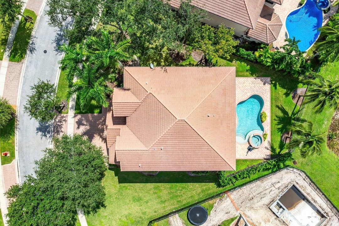 En Venta: $1,199,000 (5 camas, 5 baños, 4113 Pies cuadrados)