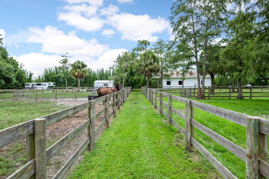 En Venta: $2,895,000 (3 camas, 3 baños, 2313 Pies cuadrados)