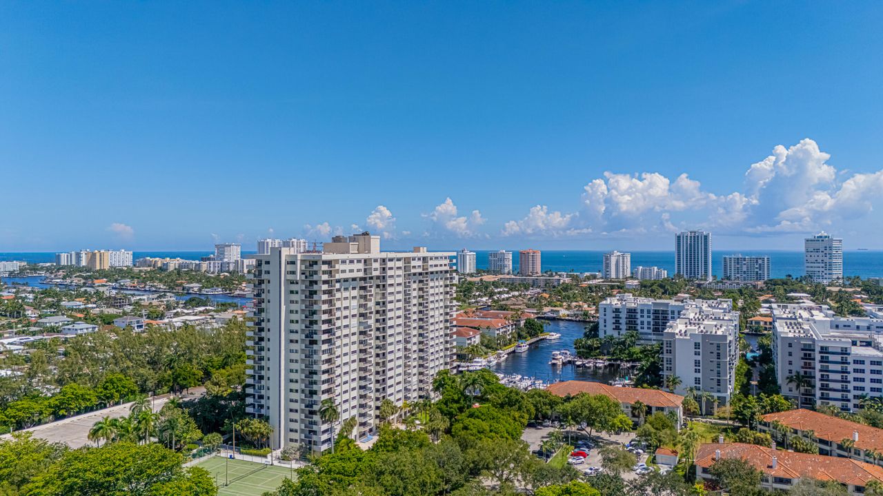 For Sale: $465,000 (2 beds, 2 baths, 1290 Square Feet)