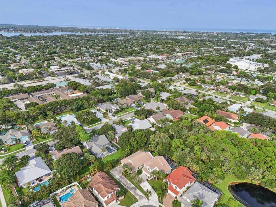 For Sale: $899,000 (3 beds, 2 baths, 2015 Square Feet)