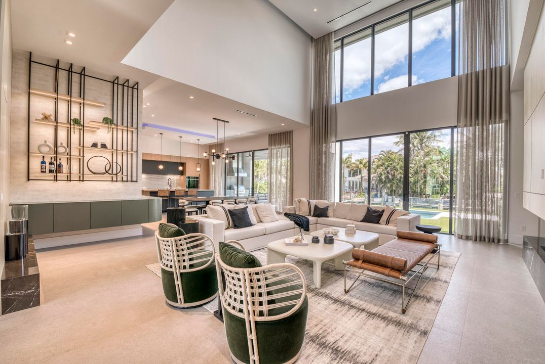 For Sale: $5,295,000 (5 beds, 5 baths, 4300 Square Feet)