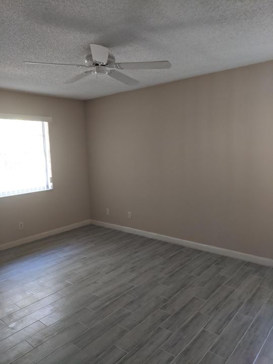 For Rent: $1,900 (2 beds, 2 baths, 798 Square Feet)