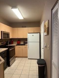 For Rent: $1,850 (1 beds, 1 baths, 875 Square Feet)