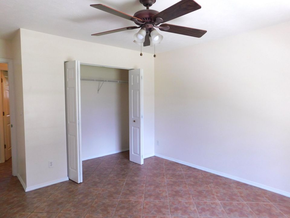 For Sale: $379,000 (2 beds, 2 baths, 1144 Square Feet)