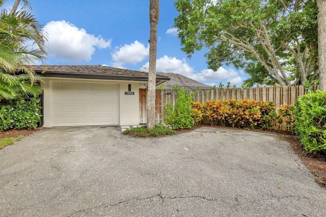 For Sale: $2,400,000 (3 beds, 3 baths, 2183 Square Feet)