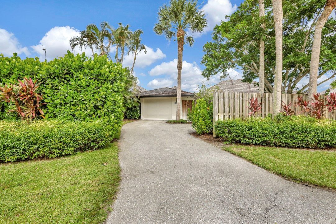 For Sale: $2,400,000 (3 beds, 3 baths, 2183 Square Feet)