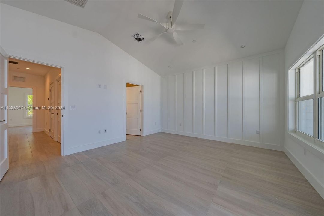 For Sale: $1,200,000 (1 beds, 1 baths, 1680 Square Feet)