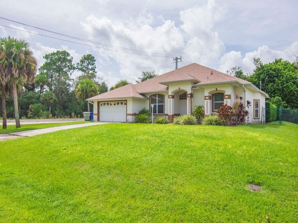 Active With Contract: $405,000 (4 beds, 2 baths, 2444 Square Feet)